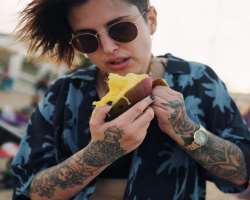 Like many other pop singers, she is also a big fan of tattoos and has engraved various tattoos on her different body parts.